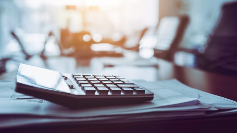 Calculator op bureau